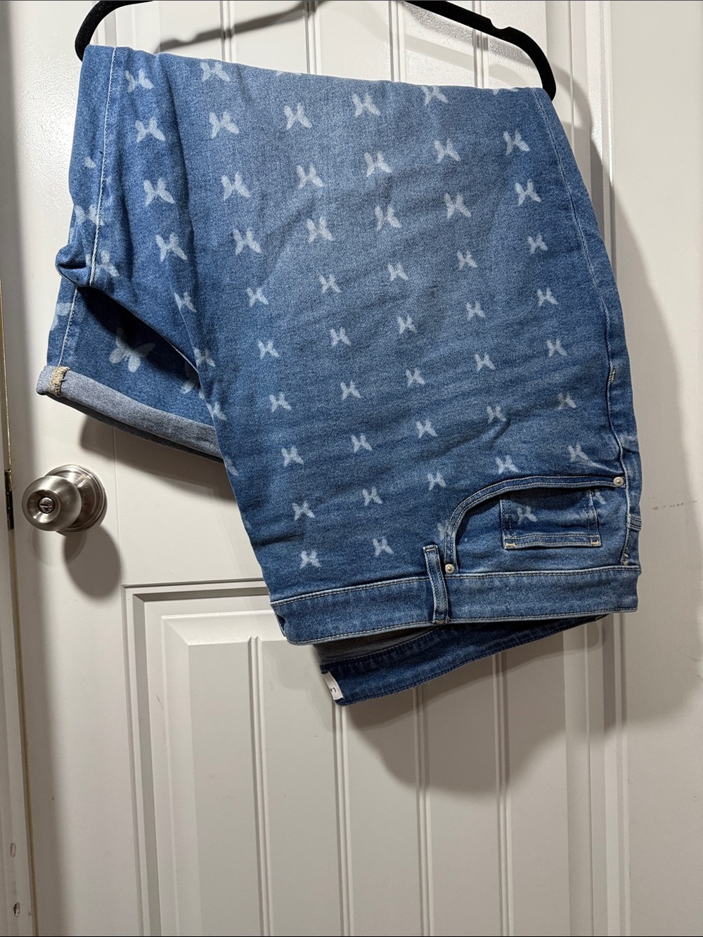 Lane Bryant Light Blue Patterned Cropped Jeans